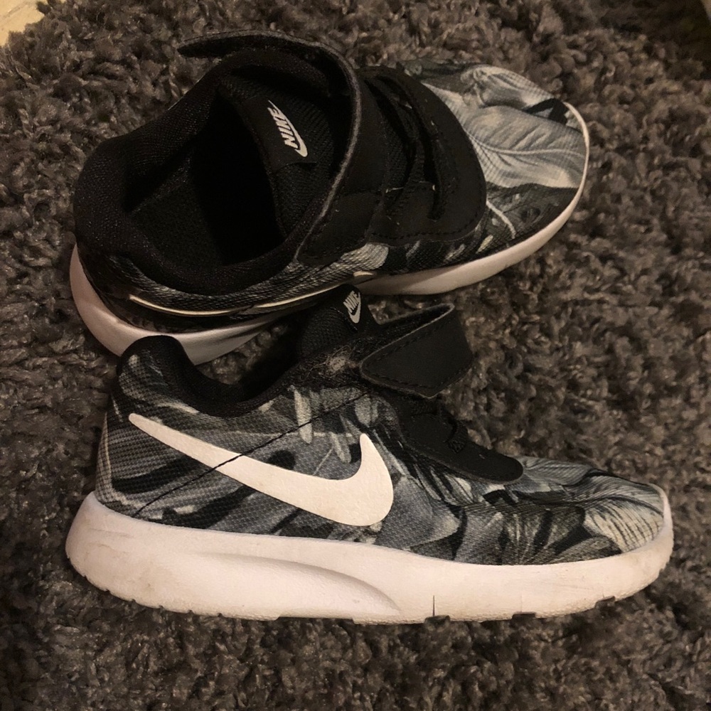 Toddler girl Nike shoes